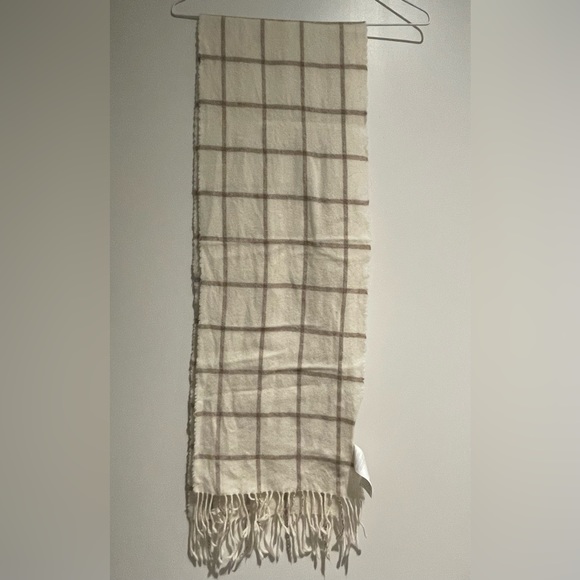 Scarf - Picture 3 of 3